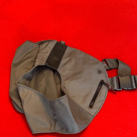 Men's Gray Sling Bag - Picture 3 of 4